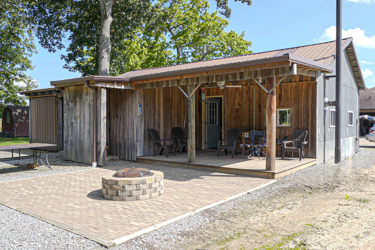 Linemen Barn